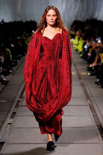 Alexander McQueen, inverno 2024 - Foto: Vogue Runway