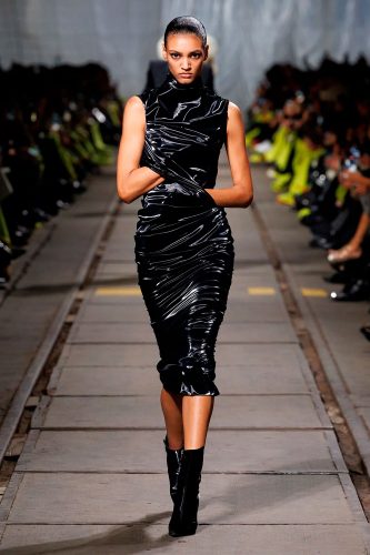 Alexander McQueen, inverno 2024 - Foto: Vogue Runway