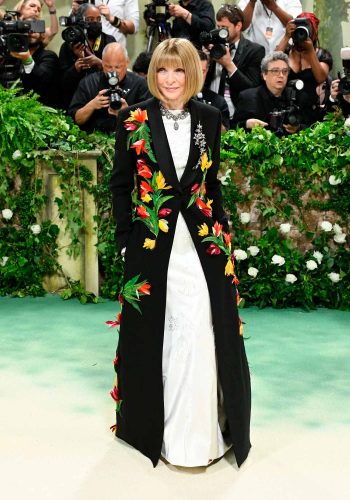 Anna Wintour veste Loewe - Foto: Reprodução/WWD