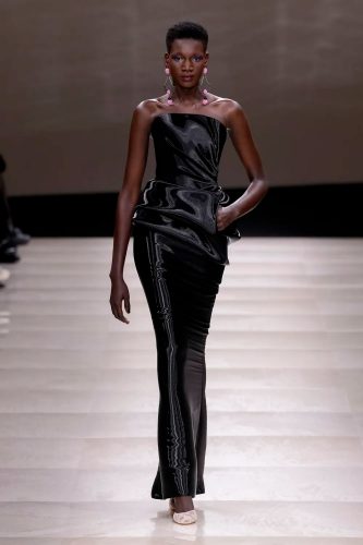 Armani Privé alta-costura, verão 2024 - Foto: Vogue Runway