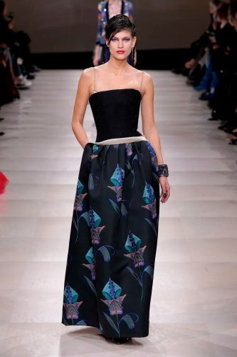 Armani Privé alta-costura, verão 2024 - Foto: Vogue Runway