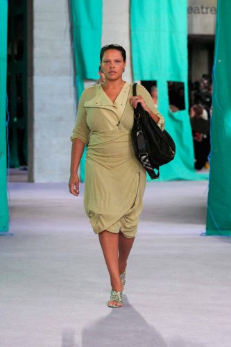 Burberry, verão 2025 - Foto: Reprodução/Vogue Runway