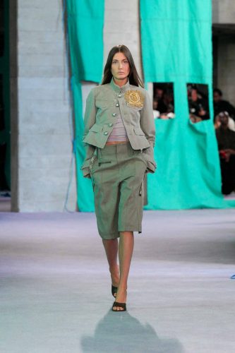 Burberry, verão 2025 - Foto: Reprodução/Vogue Runway