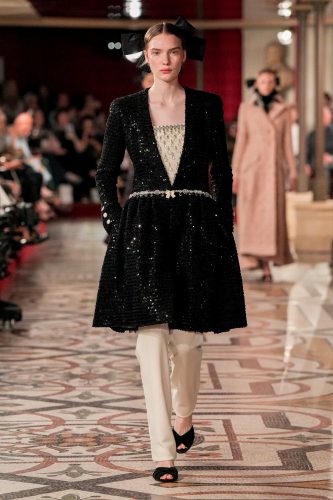 Chanel, alta-costura de inverno 2024 - Foto: Reprodução/Vogue Runway