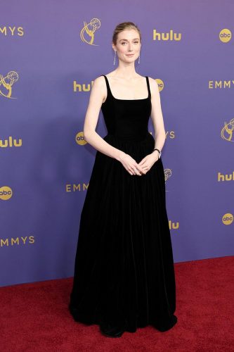 Elizabeth Debicki veste Dior - Foto: Reprodução/WWD