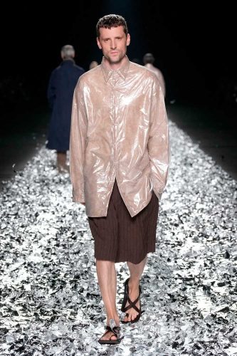 Dries Van Noten, verão 2025 - Foto: Reprodução/Vogue Runway