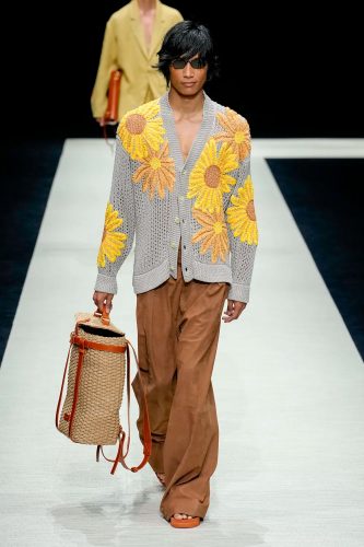 Emporio Armani, coleção masculina de verão 2025 - Foto: Vogue Runway