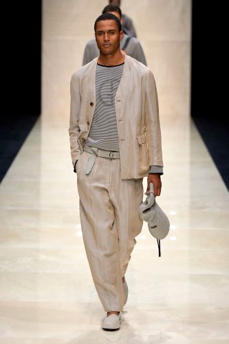 Giorgio Armani, coleção masculina de verão 2025 - Foto: Vogue Runway