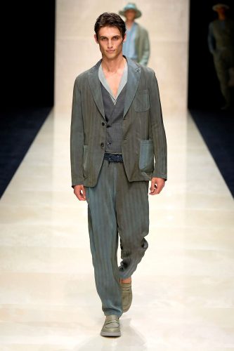 Giorgio Armani, coleção masculina de verão 2025 - Foto: Vogue Runway