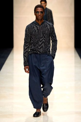 Giorgio Armani, coleção masculina de verão 2025 - Foto: Vogue Runway