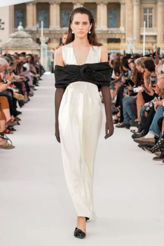 Givenchy, verão 2024 -  Alessandro Luciani/gorunway.com via Vogue Runway