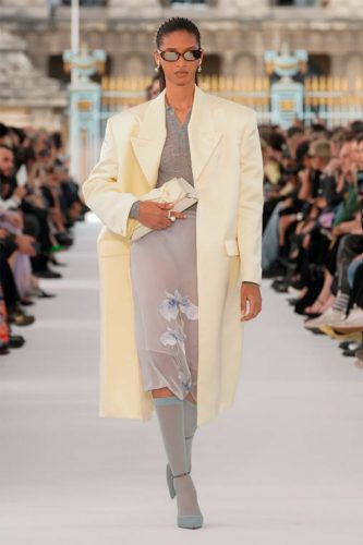 Givenchy, verão 2024 -  Alessandro Luciani/gorunway.com via Vogue Runway