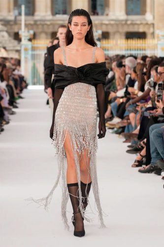 Givenchy, verão 2024 -  Alessandro Luciani/gorunway.com via Vogue Runway