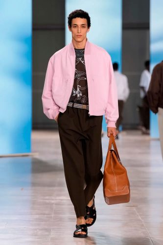 Hermès, verão 2025 masculino - Foto: Vogue Runway