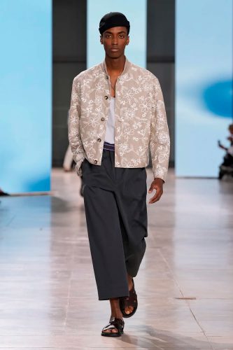 Hermès, verão 2025 masculino - Foto: Vogue Runway