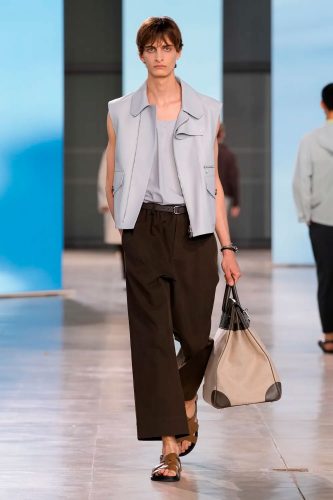 Hermès, verão 2025 masculino - Foto: Vogue Runway