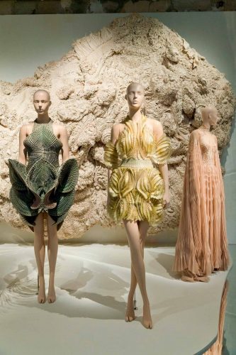 "Iris van Herpen: Esculpindo os Sentidos" - Foto: Reprodução/WWD