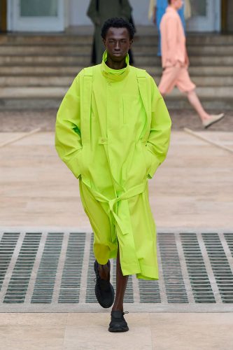 Homme Plissé Issey Miyake, verão 2025 - Foto: Vogue Runway