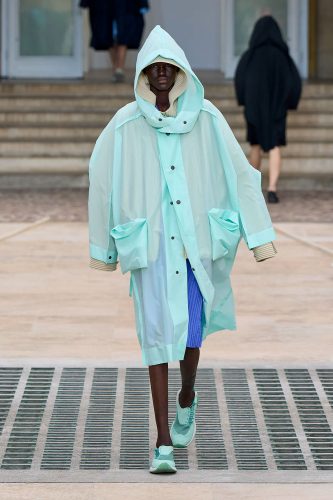 Homme Plissé Issey Miyake, verão 2025 - Foto: Vogue Runway