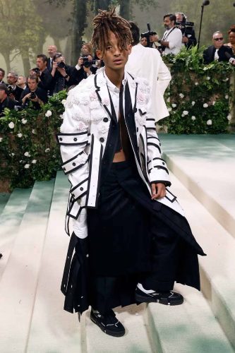 Jaden Smith veste Thom Browne - Foto: Reprodução/WWD