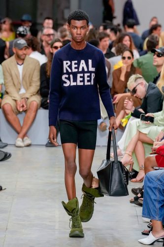 JW Anderson, coleção masculina de verão 2025 e resort 2025 - Foto: Vogue Runway