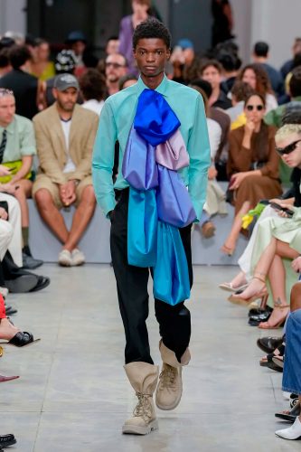 JW Anderson, coleção masculina de verão 2025 e resort 2025 - Foto: Vogue Runway