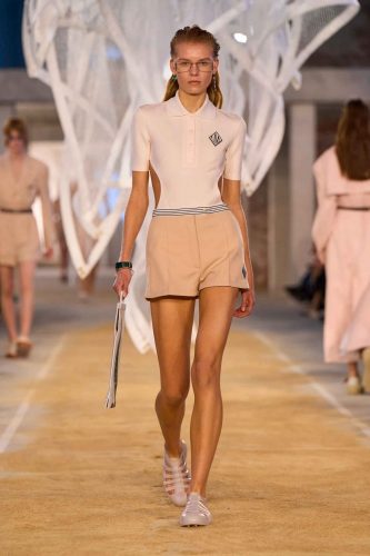 Lacoste, verão 2025 - Foto: Reprodução/Vogue Runway