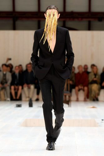 Loewe, coleção masculina de verão 2025 - Foto: Vogue Runway