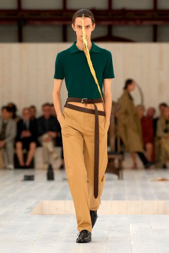 Loewe, coleção masculina de verão 2025 - Foto: Vogue Runway