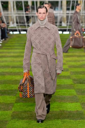 Louis Vuitton, coleção masculina de verão 2025 - Foto: Vogue Runway