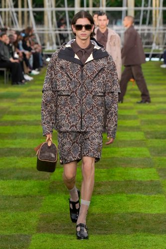 Louis Vuitton, coleção masculina de verão 2025 - Foto: Vogue Runway