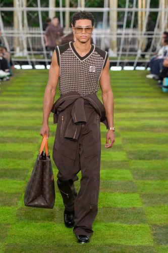 Louis Vuitton, coleção masculina de verão 2025 - Foto: Vogue Runway