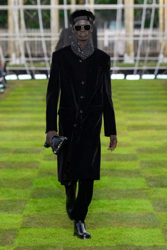 Louis Vuitton, coleção masculina de verão 2025 - Foto: Vogue Runway