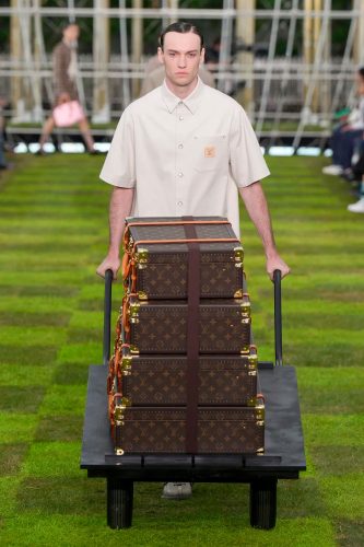 Louis Vuitton, coleção masculina de verão 2025 - Foto: Vogue Runway