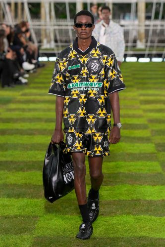 Louis Vuitton, coleção masculina de verão 2025 - Foto: Vogue Runway