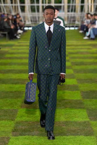 Louis Vuitton, coleção masculina de verão 2025 - Foto: Vogue Runway