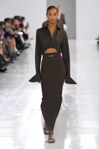 Max Mara, verão 2025 - Foto: Reprodução/Vogue Runway