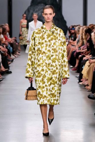 Michael Kors, verão 2025 - Foto: Reprodução/Vogue Runway