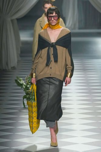 Moschino, inverno 2024 - Foto: Vogue Runway