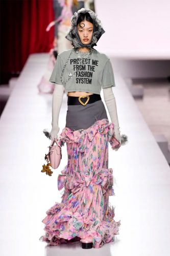 Moschino, verão 2024 - Foto: Reprodução/WWD