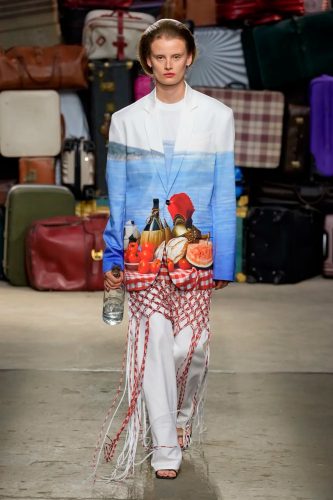 Moschino, coleção masculina de verão 2025 e resort 2025 - Foto: Vogue Runway