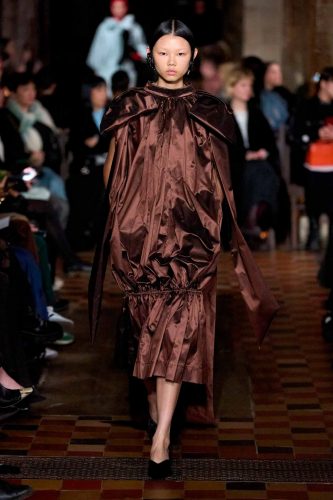 Simone Rocha, inverno 2024 - Foto: Reprodução/Vogue Runway