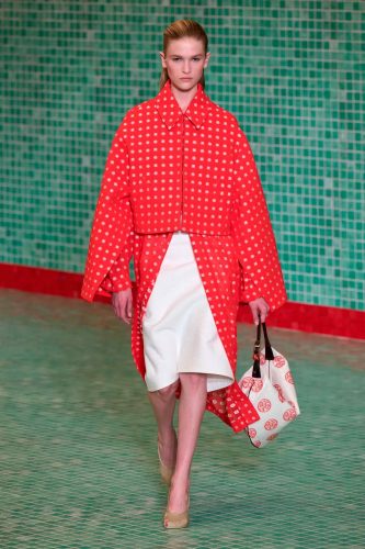 Tory Burch, verão 2025 - Foto: Reprodução/Vogue Runway