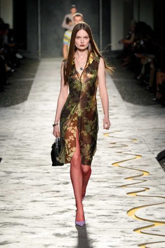 Versace, verão 2025 - Foto: Reprodução/Vogue Runway