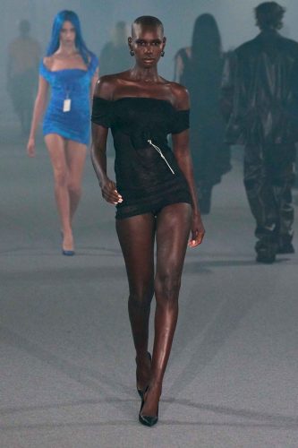 Vetements, verão 2025 - Foto: Reprodução/Vogue Runway