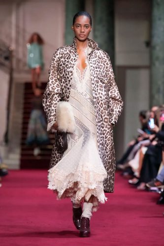 Zimmermann, inverno 2024 - Foto: Vogue Runway